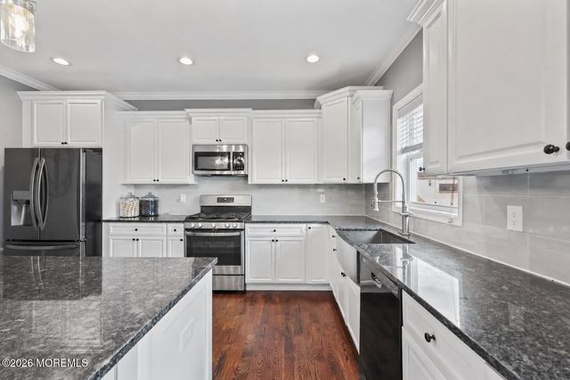 424 Morningside Avenue, Union Beach, NJ 07735