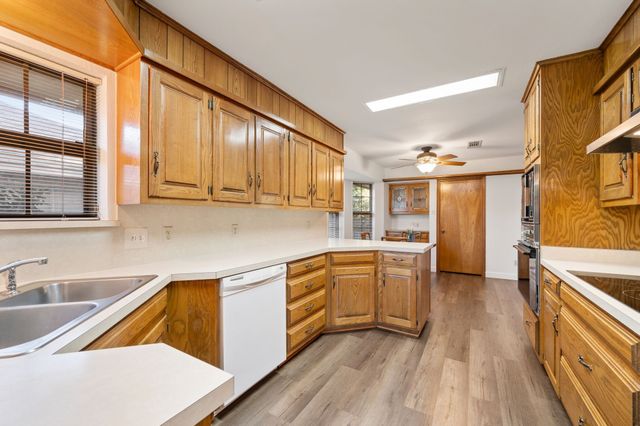 507 Crestview Drive, Grapevine, TX 76051