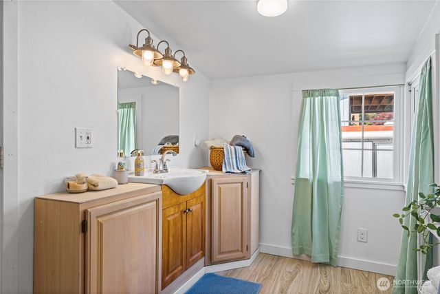 50 N Tillicum Beach Lane, Shelton, WA 98584