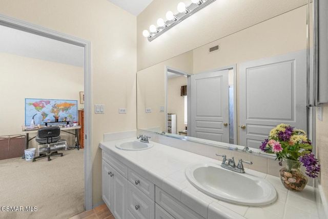 239 Chantilly Circle, Simi Valley, CA 93065