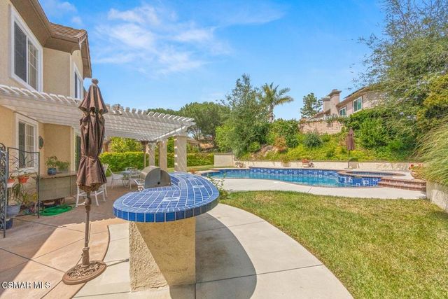 239 Chantilly Circle, Simi Valley, CA 93065