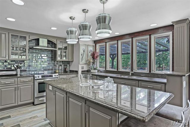 7 Talisman Way Drive, Florissant, MO 63034