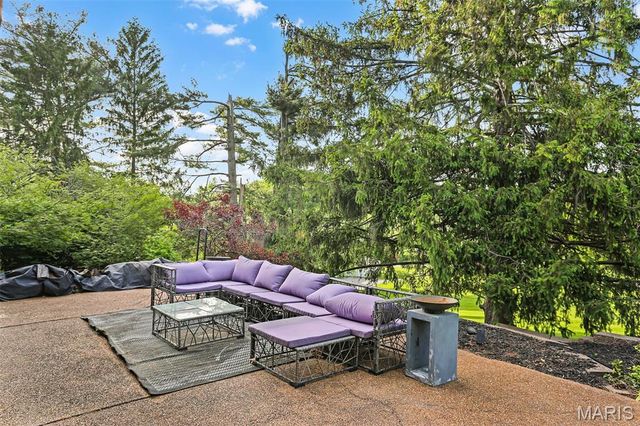 7 Talisman Way Drive, Florissant, MO 63034