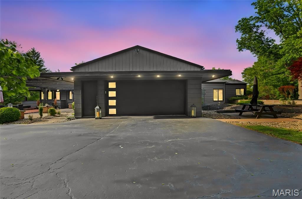 7 Talisman Way Drive, Florissant, MO 63034