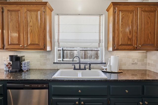 5 Larkins Place, Shawnee, OK 74801