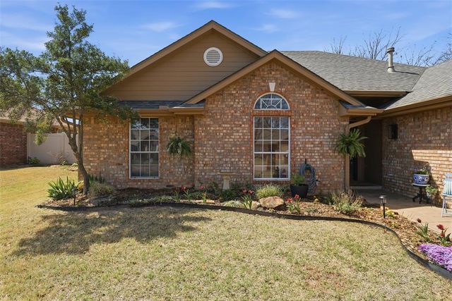 5 Larkins Place, Shawnee, OK 74801