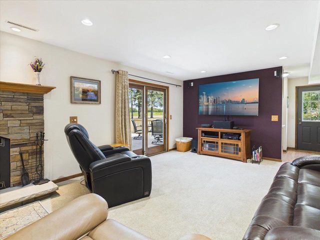 7442 Dekorra Road, Deforest, WI 53532