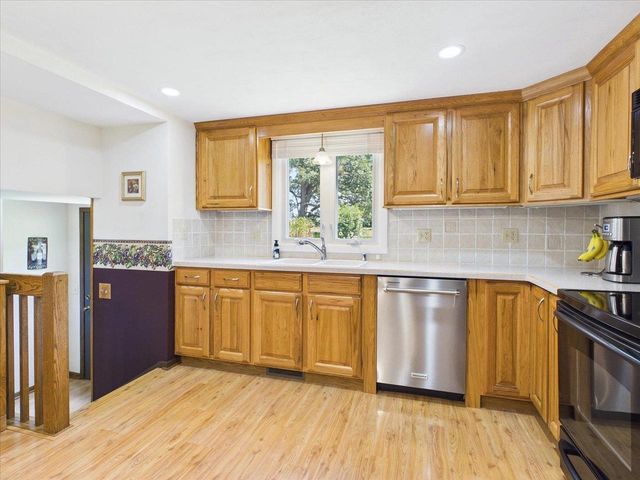 7442 Dekorra Road, Deforest, WI 53532