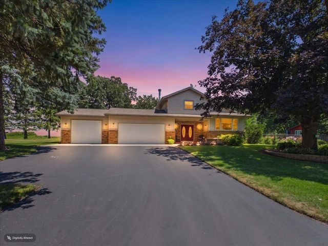 7442 Dekorra Road, Deforest, WI 53532