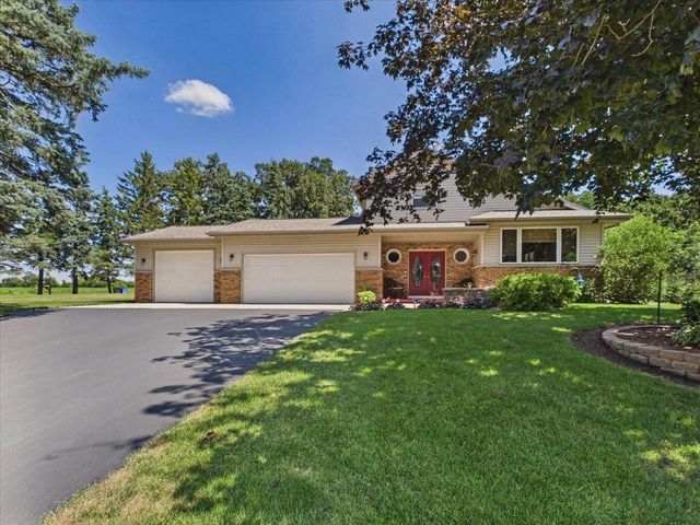 7442 Dekorra Road, Deforest, WI 53532
