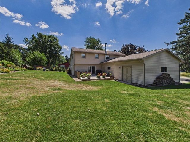 7442 Dekorra Road, Deforest, WI 53532