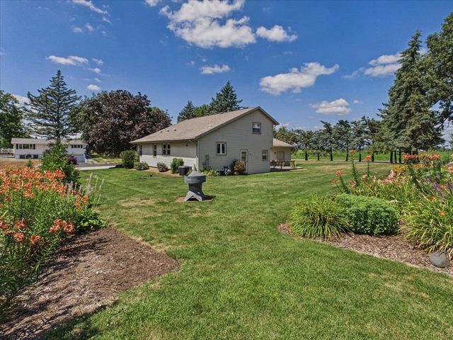 7442 Dekorra Road, Deforest, WI 53532