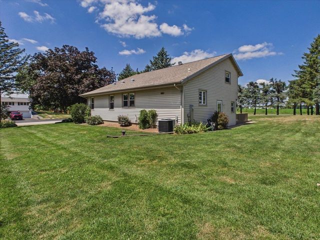 7442 Dekorra Road, Deforest, WI 53532