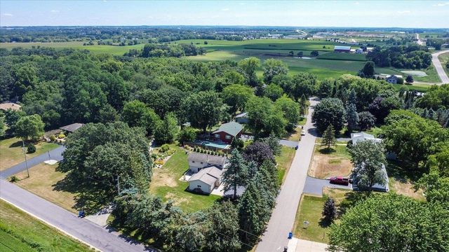 7442 Dekorra Road, Deforest, WI 53532