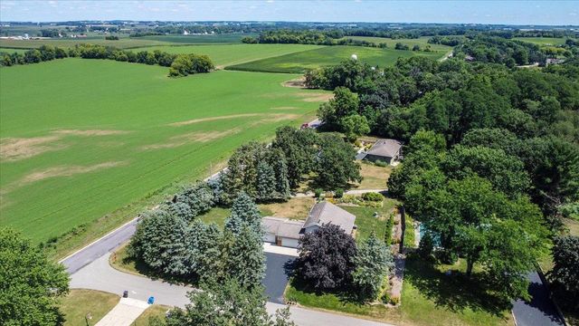 7442 Dekorra Road, Deforest, WI 53532