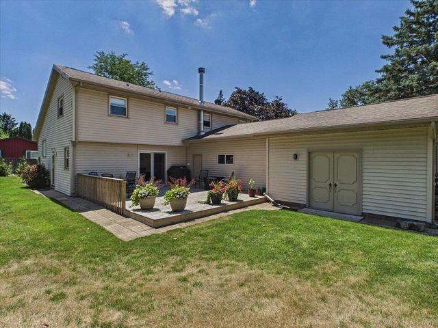7442 Dekorra Road, Deforest, WI 53532