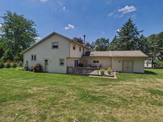 7442 Dekorra Road, Deforest, WI 53532