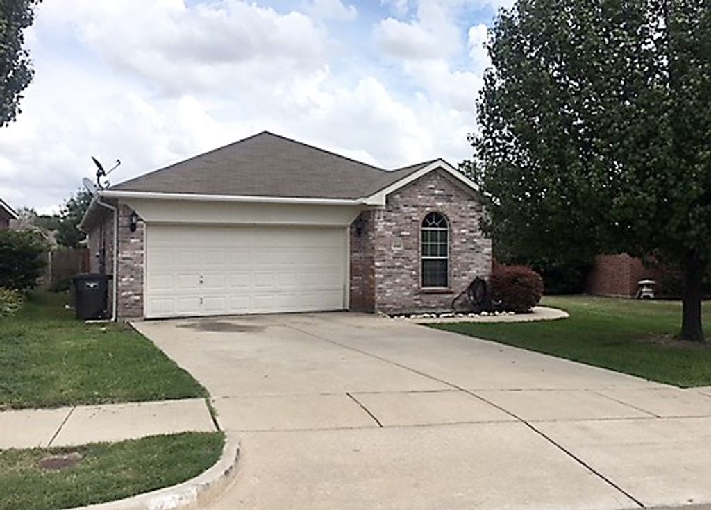 6304 Downeast Drive, Fort Worth, TX 76179