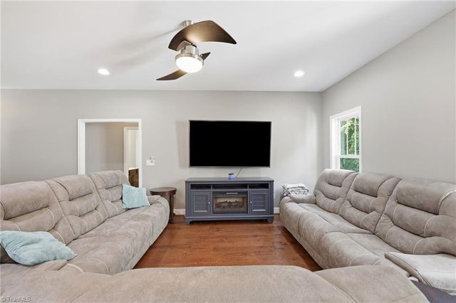 1037 Shenandoah Trail, Boonville, NC 27011