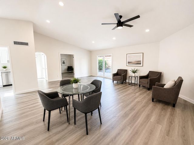 9419 N 53RD Avenue, Glendale, AZ 85302