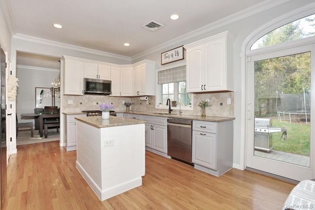 97 E Park Avenue, Pearl River, NY 10965