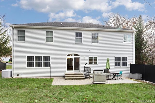 97 E Park Avenue, Pearl River, NY 10965