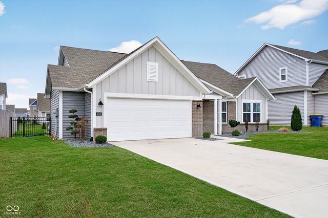 5515 Woods Pointe Drive, Mccordsville, IN 46055