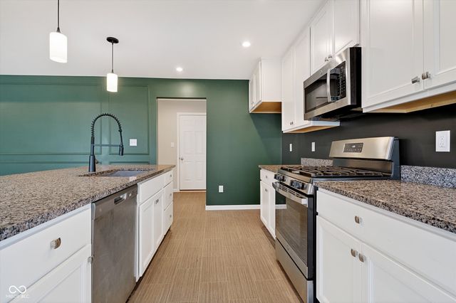 5515 Woods Pointe Drive, Mccordsville, IN 46055