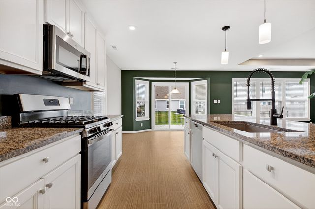 5515 Woods Pointe Drive, Mccordsville, IN 46055