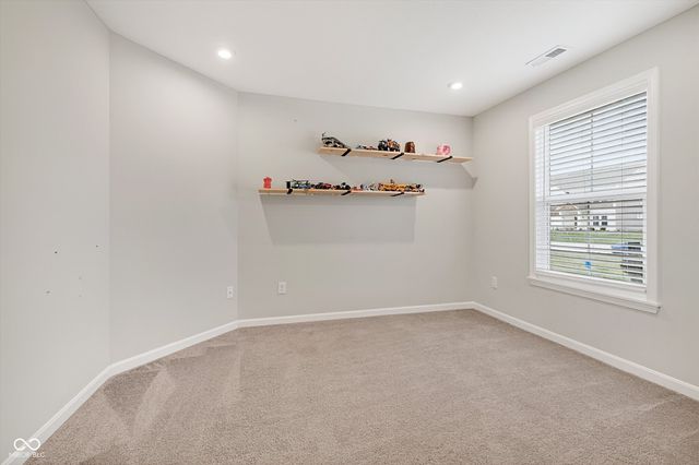 5515 Woods Pointe Drive, Mccordsville, IN 46055