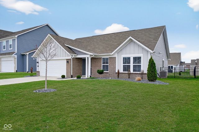 5515 Woods Pointe Drive, Mccordsville, IN 46055