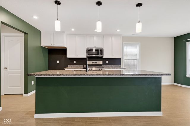 5515 Woods Pointe Drive, Mccordsville, IN 46055