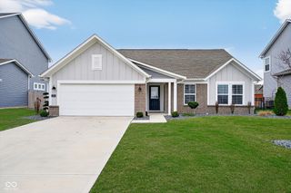 5515 Woods Pointe Drive, Mccordsville, IN 46055
