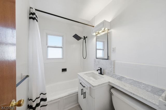 105 N 13Th St, Kenilworth Boro, NJ 07033