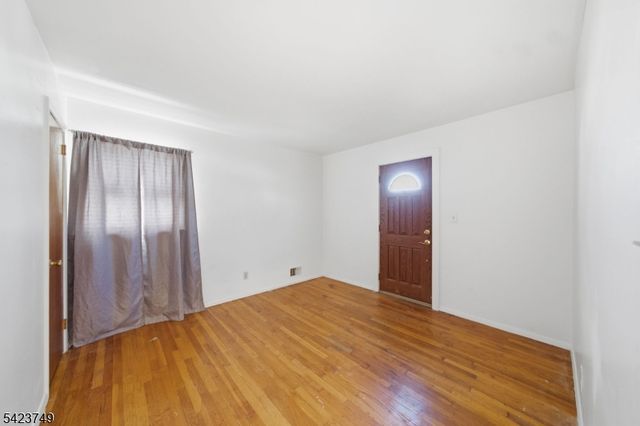 105 N 13Th St, Kenilworth Boro, NJ 07033