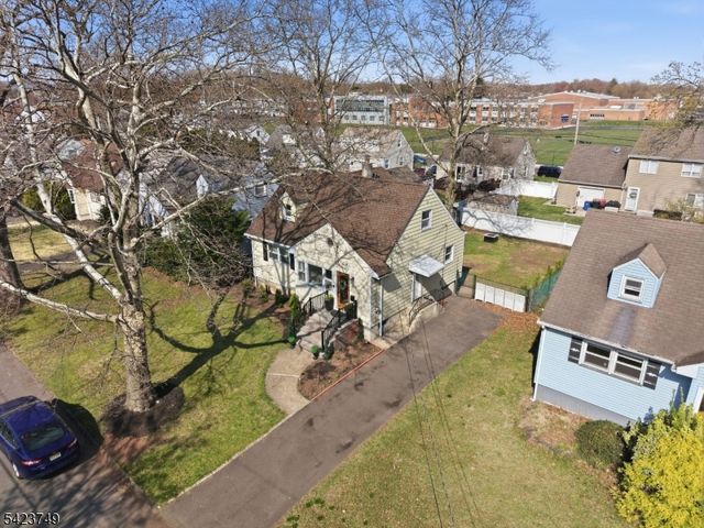 105 N 13Th St, Kenilworth Boro, NJ 07033