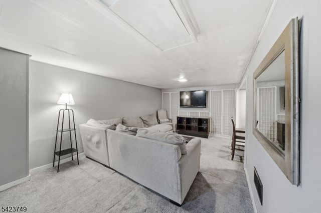 105 N 13Th St, Kenilworth Boro, NJ 07033