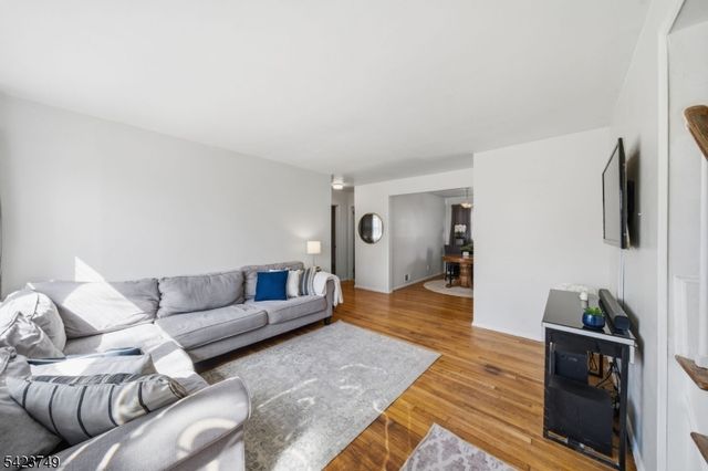 105 N 13Th St, Kenilworth Boro, NJ 07033