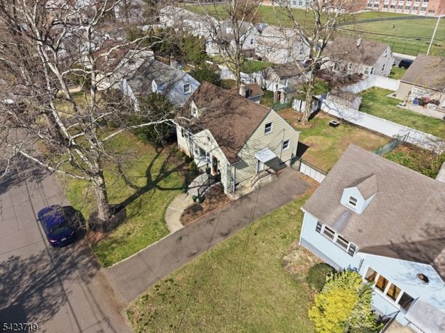 105 N 13Th St, Kenilworth Boro, NJ 07033