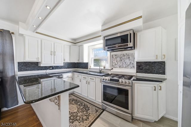 105 N 13Th St, Kenilworth Boro, NJ 07033