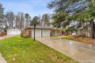 8351 Pleasant Ridge Court, Jenison, MI 49428