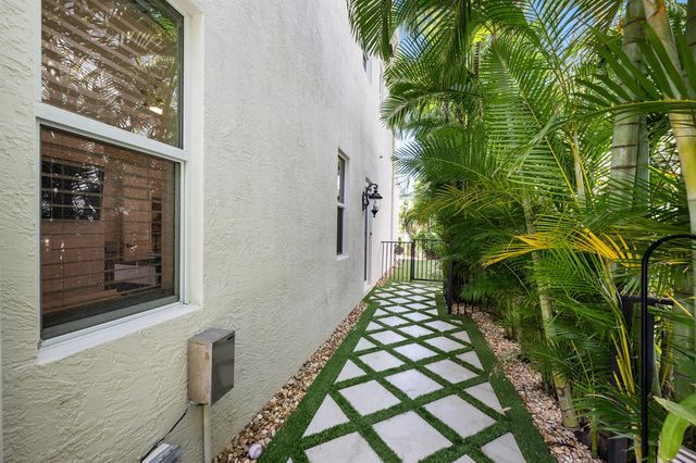 712 NE 71st Street, Boca Raton, FL 33487
