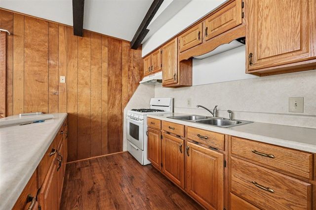 1017 E Hess Lake Drive, Grant, MI 49327