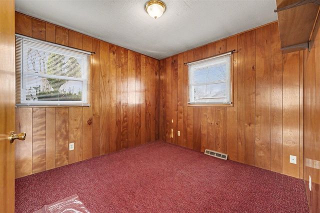 1017 E Hess Lake Drive, Grant, MI 49327