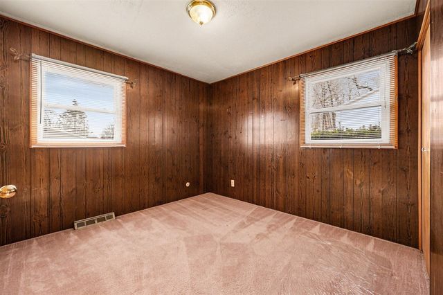 1017 E Hess Lake Drive, Grant, MI 49327