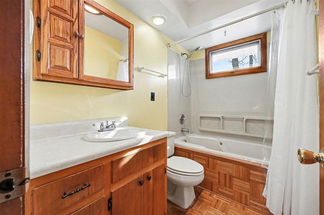 1017 E Hess Lake Drive, Grant, MI 49327