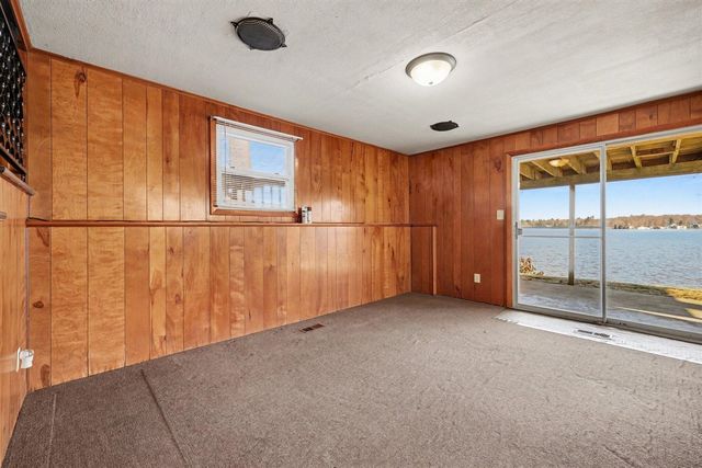 1017 E Hess Lake Drive, Grant, MI 49327