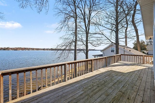 1017 E Hess Lake Drive, Grant, MI 49327