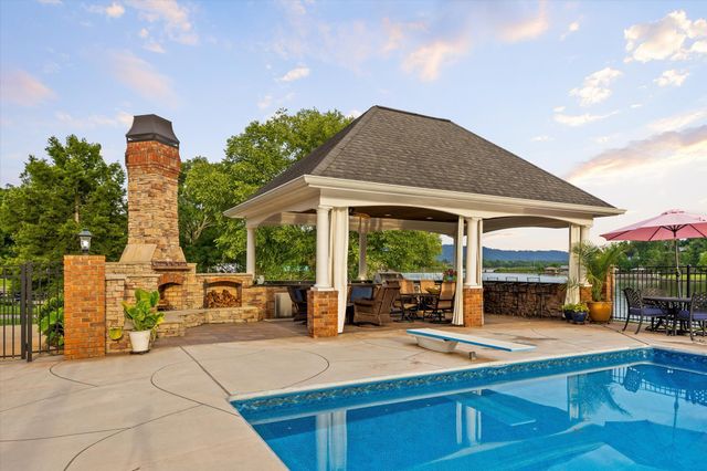 7526 Twisting Creek Lane, Ooltewah, TN 37363