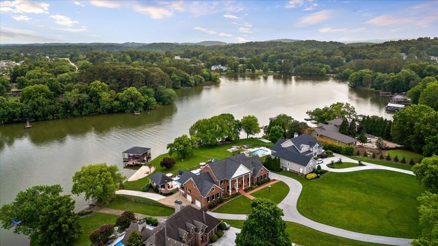 7526 Twisting Creek Lane, Ooltewah, TN 37363